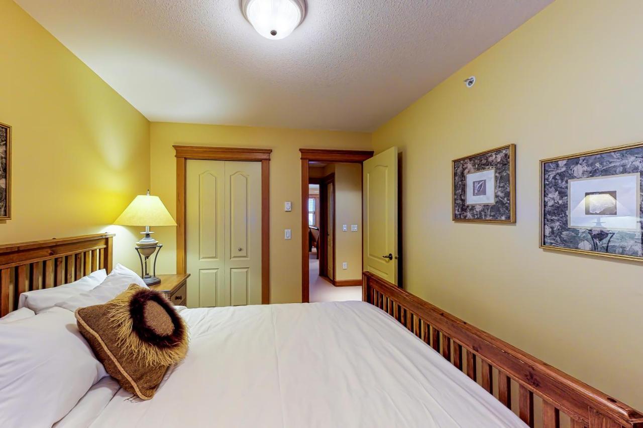 Tree Tops Big White Ski Resort Room photo