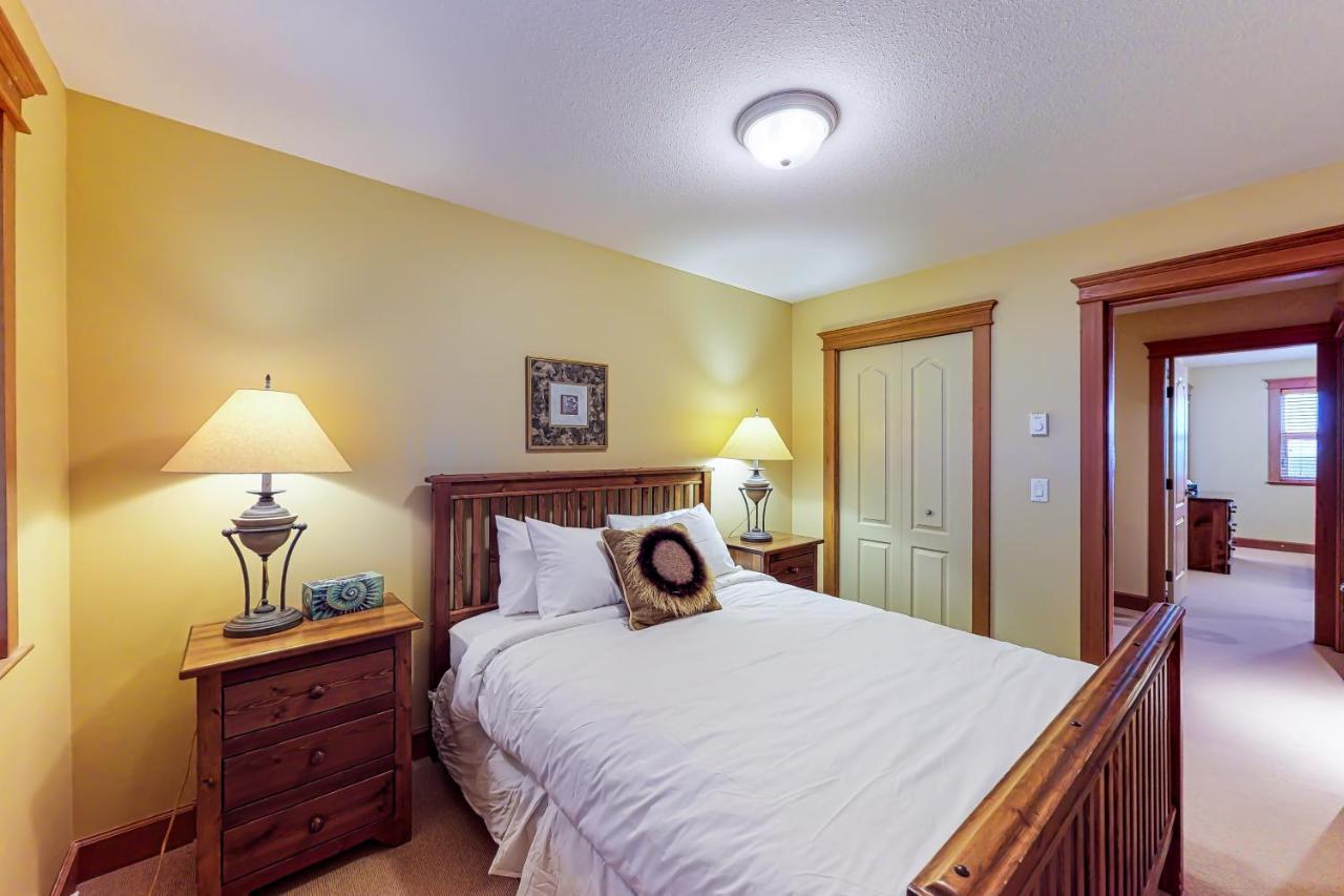 Tree Tops Big White Ski Resort Room photo